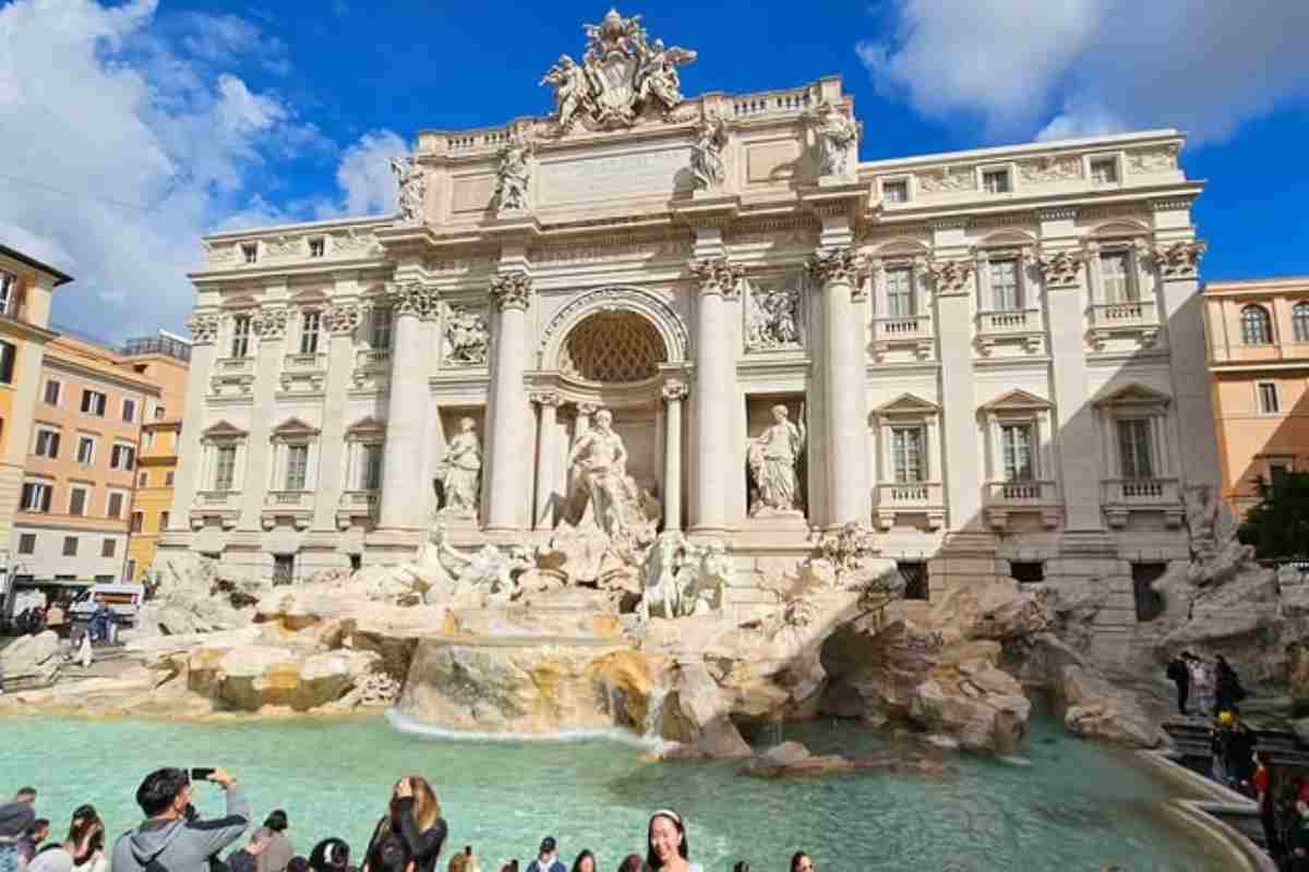 Fontana di Trevi Caritas